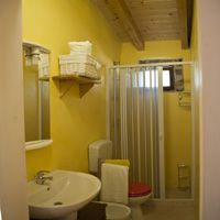 The bathroom of the Small Liama