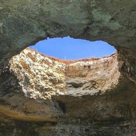Die eingebrochen Grotte
